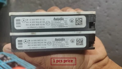 GENUINE Mercedes Benz Radar Sensor Distronic W204 W212 W166 W221 A0009050110 OEM - Image 1 of 4