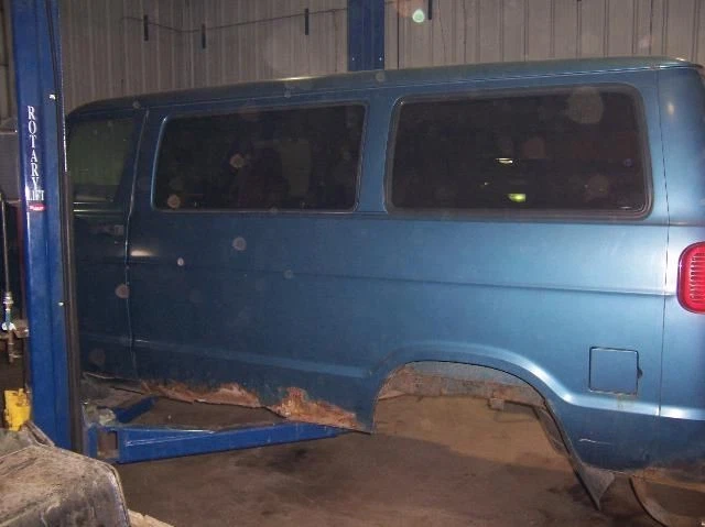 Colector de escape izquierdo conductor 5,9 L 8-360 compatible con 94-03 DAKOTA 54607 Foto 1 de 4