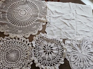 True Vintage Lot Mid-century 1950s Lace Doilies Cottage Core Granny 5 Pieces - Picture 1 of 16