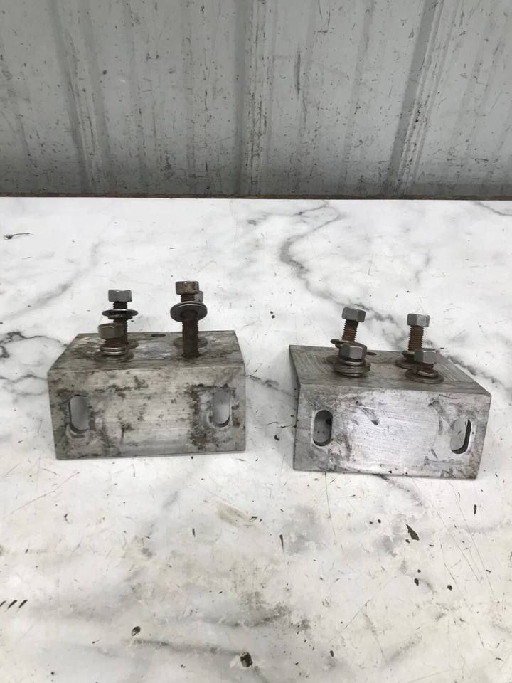 96 OMC SX Cobra 5.8 L 351 V8 engine motor mounts brackets - Image 1 of 4