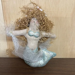 ORNAMENTO firmato Natalie Silitch fatto a mano SIRENA 6” arte popolare - Foto 1 di 5