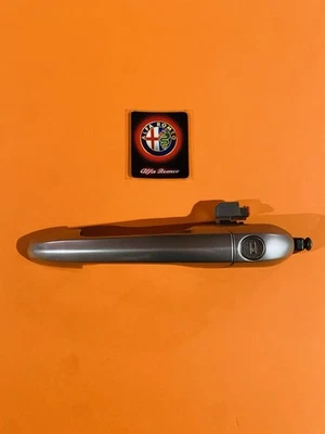 Maniglia Esterna SX/ C Foro Alfa Romeo GT Coupe 156073277 ( Lato Conducente ) - Immagine 1 di 4