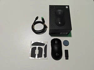 Logitech G PRO X SUPERLIGHT 2c Wireless Gaming Mouse, 53g + X-Raypad Jade Skates - Bild 1 von 4