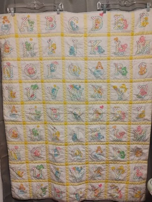 Manta Edredón Bebé Vintage Cuidado Osos Alfabeto Años 80 Hecha a Mano Foto 1 de 4