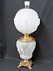 ANTIGUA LÁMPARA DE ACEITE DE VIDRIO SATINADO BLANCO ESMERILADO GWTW CARA DE BEBÉ TODO ORIGINAL - Imagen 1 de 23