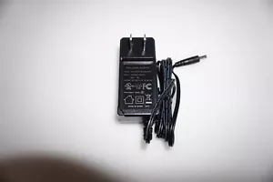 ADS-40FSG-19 Switching Adapter AC Adapter 19V 1.7A - Picture 1 of 2