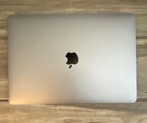 2019 Apple MacBook Pro 13.3" (256GB SSD, i5, 2.4 GHz, 8GB) (READ DESCRIPTION) - Bild 1 von 5