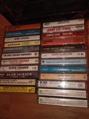 Cassette Tapes Collection of 20+Various Genres, Primarily Rock, Pop, and Country Foto 1 de 2