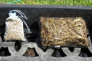 Gerstenstroh oder Pelletpackungen - Bio-Wasseraufbereitung für Teiche & Wassergärten - Bild 1 von 1