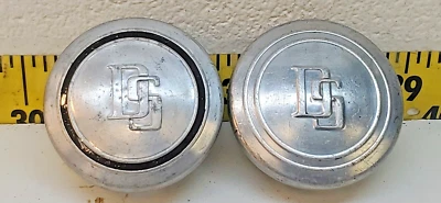 Tapa de grasa central de cubo cubierta antipolvo roscada Desoto de la era de latón de la década de 1920 (896) I Foto 1 de 4