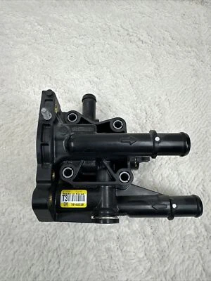 OE 2011-2018 GM Chevy Sonic Cruze Thermostat Assembly 1.8L 25192228 55564890 Foto 1 de 4