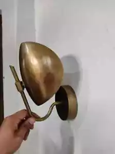 Tonos curvos claros vintage hechos a mano pared vintage mediados de siglo moderno latón crudo - Imagen 1 de 4