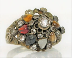 ANTIQUE BEAUTFUL LOW KARAT GOLD HARAM PRINCESS THAILAND THAI RING MULTI STONES - Picture 1 of 3