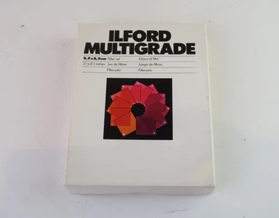 Ilford Multigrade 8.9 x 8.9cm / 3½x3½ in Filter Set & multigrade calculator - Image 1 of 3
