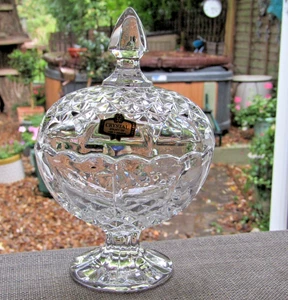 Vintage Zajecar Yugoslavia 24% Lead Crystal Cut Glass Lidded Bon Bon Candy Bowl - Picture 1 of 7