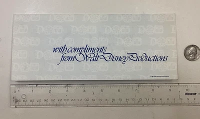 PASE PUERTA PRINCIPAL 1981 exclusivo del elenco de Disney que incluye tarjeta Card Walker/Ron Miller Foto 1 de 4