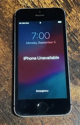 Locked iPhone SE - Image 1 of 4