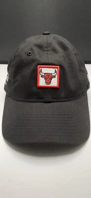 Gorra para mujer New Era Chicago Bulls color negro estimado 1966 con cierre de hebilla Foto 1 de 4