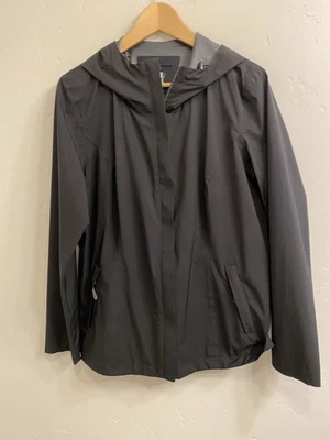 Chaqueta cortavientos 32 Degrees Cool para mujer talla grande negra con capucha cremallera frontal Foto 1 de 4