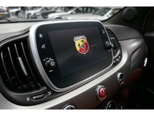 Fiat 500, Abarth Radio Uconnect 7”.