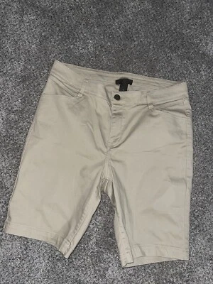 Bermuda Lane Bryant Khaki Flat Front Bege Tan Tamanho Feminino 16 Denim 1x - Imagem 1 de 4