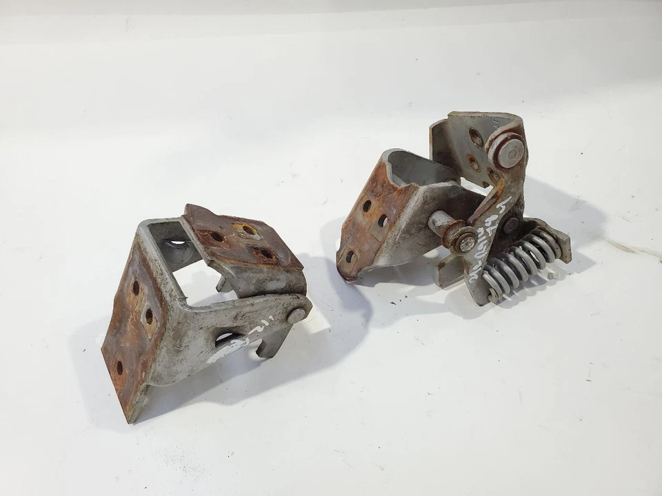 Cadillac Fleetwood 1980 1984 OEM par delantero de bisagras de puerta superior e inferior  Foto 1 de 4