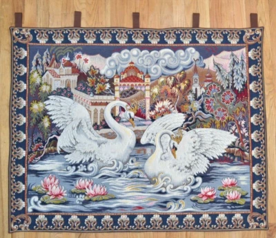 Tapiz Lago de los Cisnes Francés - Colgante de Pared - Marc Waymel Franklin Como Nuevo 36" x 46" Foto 1 de 4