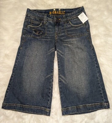 Pantalones Cortos Capri Jean Azul Denim Hidráulico Charlotte Russe Nuevos con Etiquetas Talla 5/6 Juniors  Foto 1 de 4