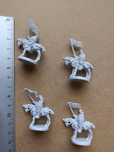 GONDOR CAVALRY MINIATURE WAR OF THE RING BOARDGAME/+-1/72 20MM /M185 - Imagen 1 de 1