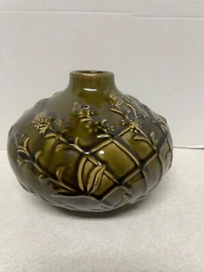 JARRÓN DE CERÁMICA CREPITANTE CELADON ASIÁTICO VINTAGE VERDE OLIVA CON FLORES EN RELIEVE - Imagen 1 de 7