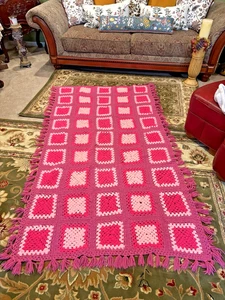 NEU Afghanischer Überwurf Mauve Pink & Hellrosa. Hergestellt von Granny Crochet Club 80" x 46" - Bild 1 von 3