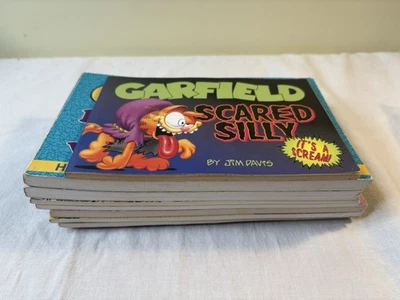 LOT x 8 Garfield Paperbacks 1st Editions 1980s 1990s 2001 Vintage - Image 1 of 4