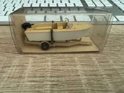 Wiking 12095 Barca A Motore Su Rimorchio 1:87 In Ottime Condizioni In OVP - Immagine 1 di 4