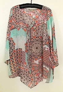 Live and Let Live 2X Chiffon Tunika U-Ausschnitt mit Krawatten & Schmetterlingsärmeln - Bild 1 von 9