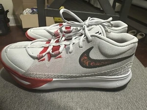 Nike Kyrie Flytrap 6 Photon Dust Mens Size 9 Athletic Basketball Shoe Sneakers - Picture 1 of 7