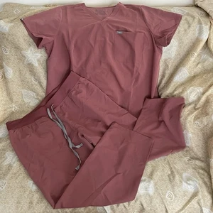 Women’s FIGS Scrub Top & High Waisted Livingston Scrub Pants Set Mauve 4907 3XLP - Picture 1 of 8