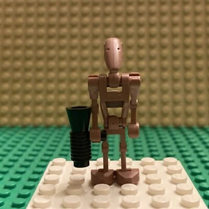 Lego Geonosian Battle Droid Minifigure Star Wars sw0061 Sand Red 4478 w/blaster - Picture 1 of 4