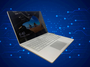 Microsoft 13.5" Surface Book  i5-6300U 6th Gen 256 SSD 8GB Ram QHD+ WIN10