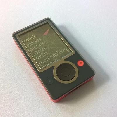 Microsoft Zune Nuevo 128GB SSD, Nueva Batería 3800mAh (Negro + Rojo) Foto 1 de 4