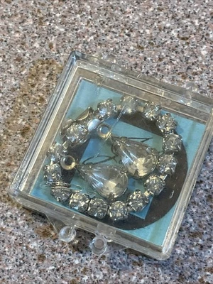 1958 #3611 Vogue Jill Jan Fx gargantilla de diamantes y pendientes colgantes en caja ¡Miss Revlon! Foto 1 de 4