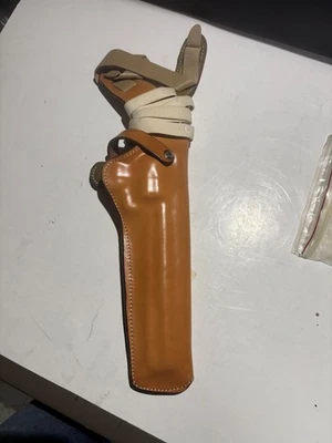 SAFARILAND MODEL  1040 LGE REV SHOULDER HOLSTER NOS - Image 1 of 4