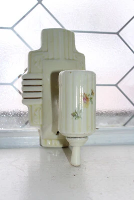 Vintage Mid Century Porcelier Wall Sconce with On Off Pull Chain - Image 1 of 4