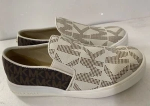 Scarpe Michael Kors giovani bambini Jem Castro monogramma cioccolato/vaniglia taglia 1 nuove senza scatola - Foto 1 di 5