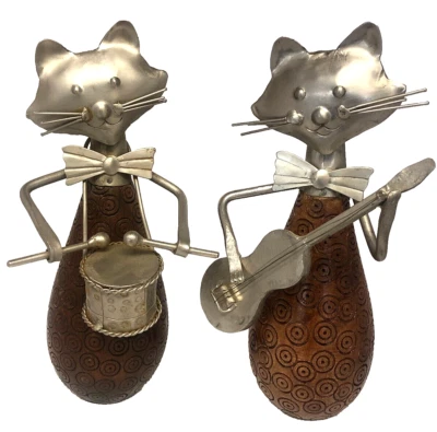 Pier 1 Cat Músicos Madera y Metal Batería y Guitarrista 10" Alto Juego de 2 Foto 1 de 4