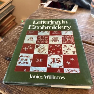 Lettering in embroidery [hardcover] Williams, Janice [Jan 01, 1982] - Imagen 1 de 6