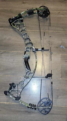 NEW HOYT ECLIPSE BOW right hand 26"-28" 50-60lbs - Image 1 of 4
