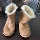 Uggs Boots Girls Size 11 1017394t Warm Uggs Winter boots 