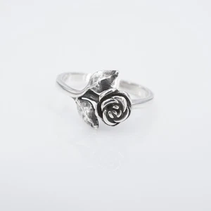 James Avery Small Rose Ring Sterling Silver Size 7 Classic $69 Floral RS3833 - Picture 1 of 4
