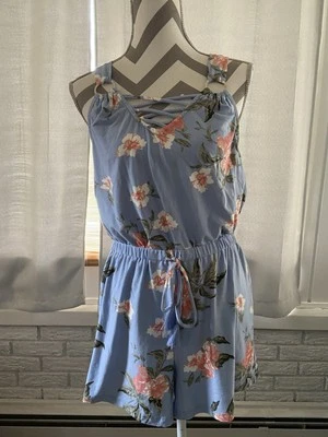 Mameluco Derek Heart. Azul claro con flores. Talla grande. Nuevo con etiquetas.  Foto 1 de 3