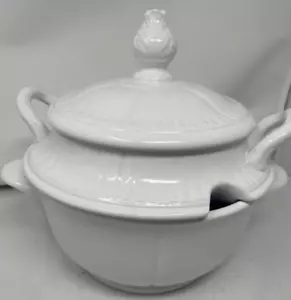Nuevo Williams Sonoma Antiguo Servir Sopa Blanca Tureen Repollo Tapa Superior Tiene Chip - Imagen 1 de 11